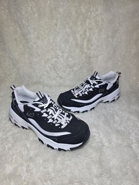 Skechers D'Lites Biggest Fan Sneakers - Black/White - Women’s Size 8 Like New
